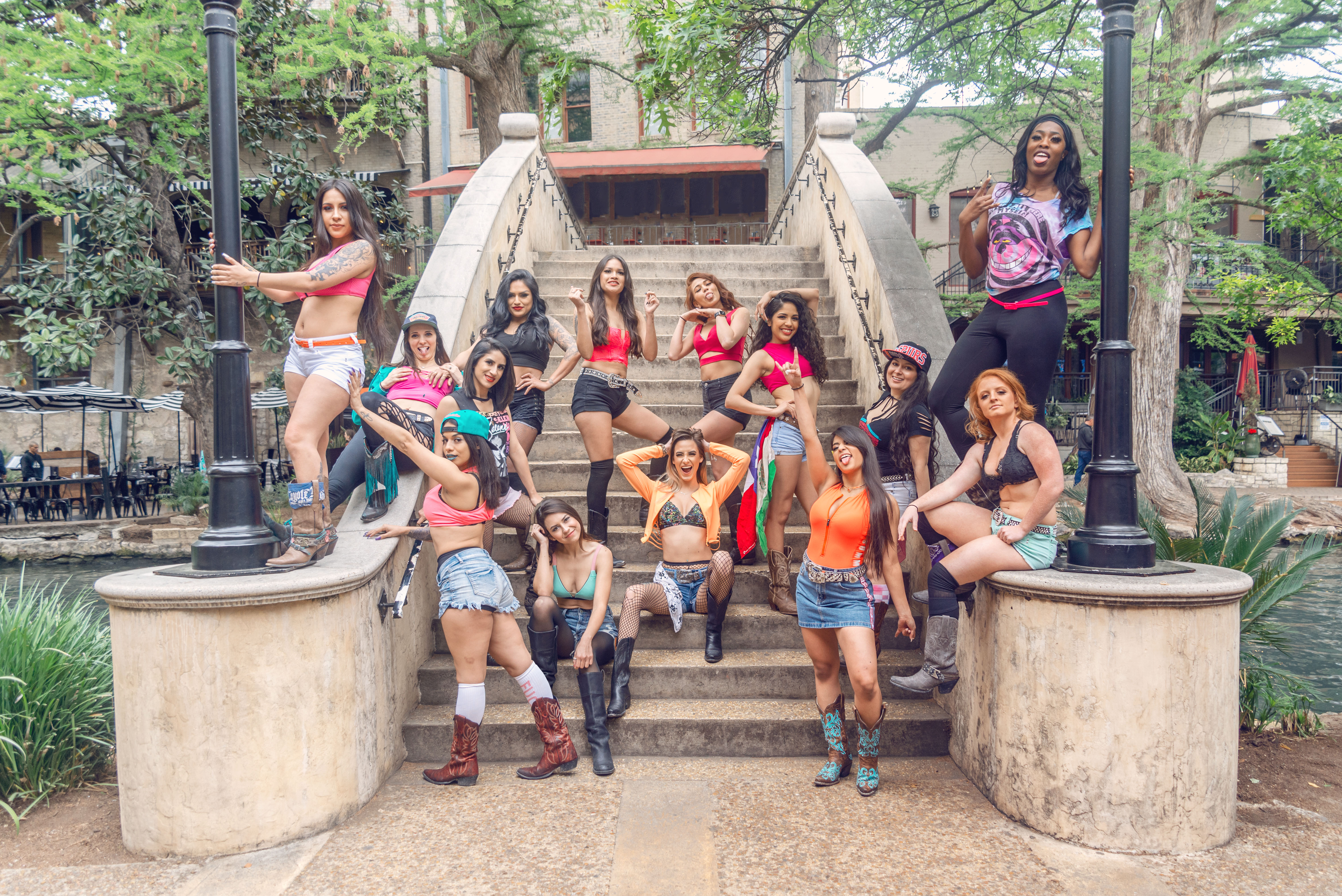 San Antonio Coyotes 2019 – Coyote Ugly Saloon